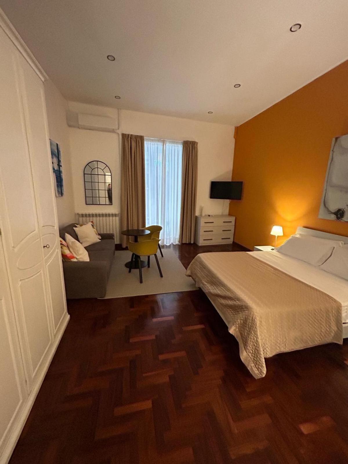 Hello Chiaia Napoli By Progecta Srl Apartment ภายนอก รูปภาพ