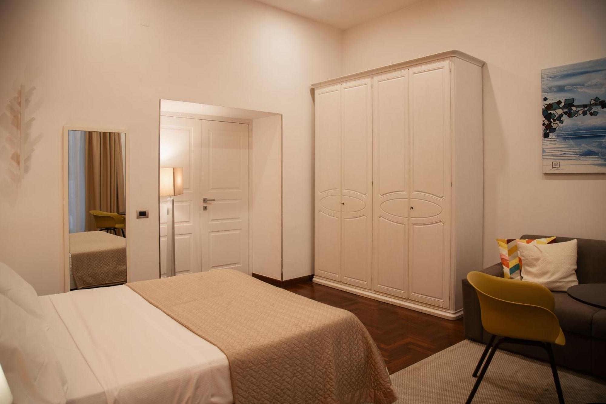 Hello Chiaia Napoli By Progecta Srl Apartment ภายนอก รูปภาพ
